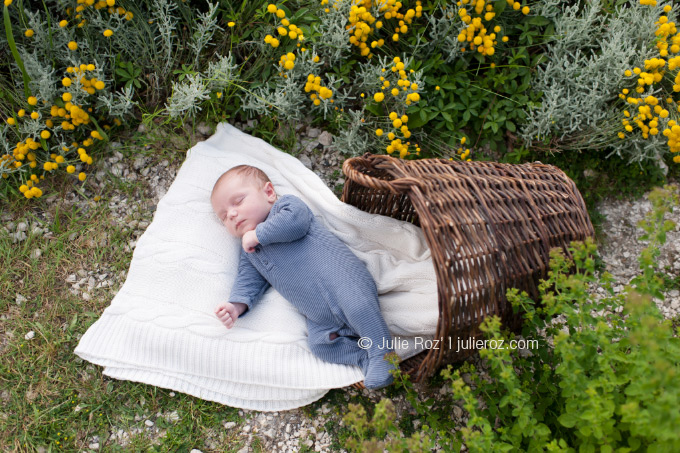 07photographebebeissylesmoulineauxnature_3 Photographe bébé Issy les Moulineaux : séance photos Tom_5