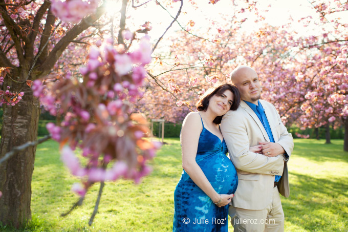 25_SEANCE_PHOTOS_COUPLE_GROSSESSE_PARC_CERISIERS_SCEAUX Séance photos femme enceinte, photographe Sceaux (92) : Yara et Christopher_11