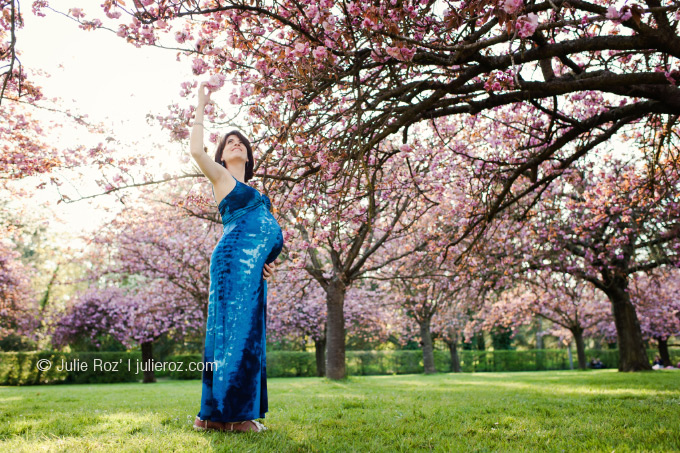 33_PHOTOGRAPHE_VENTRE_BEBE_FEMME_ENCEINTE_CERISIERS_PARC_SCEAUX Séance photos femme enceinte, photographe Sceaux (92) : Yara et Christopher_17
