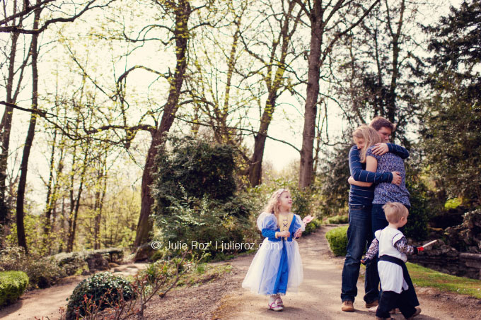 Séance photos mise en scène enfants famille, photographe Port-Marly (78) : Tom et Eline_25