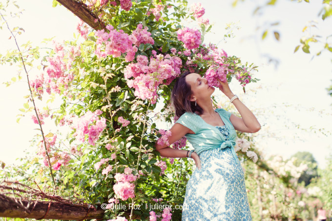 63photographefemmeenceintehaylesrosesroseraie Photographe femme enceinte L’Hay-lesRoses : séance photos Catherine_17