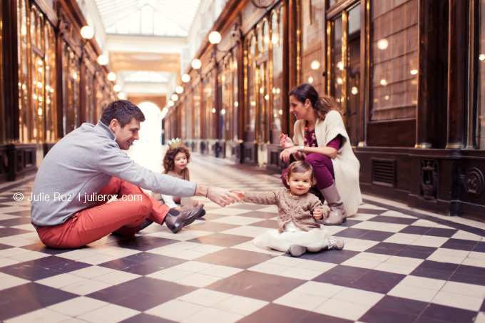 Séance photos famille Paris, photographe enfants Paris : Romy et Lou_31