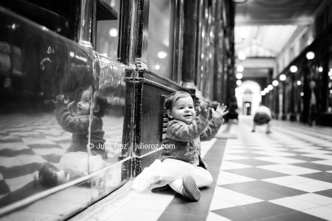 Séance photos famille Paris, photographe enfants Paris : Romy et Lou_37