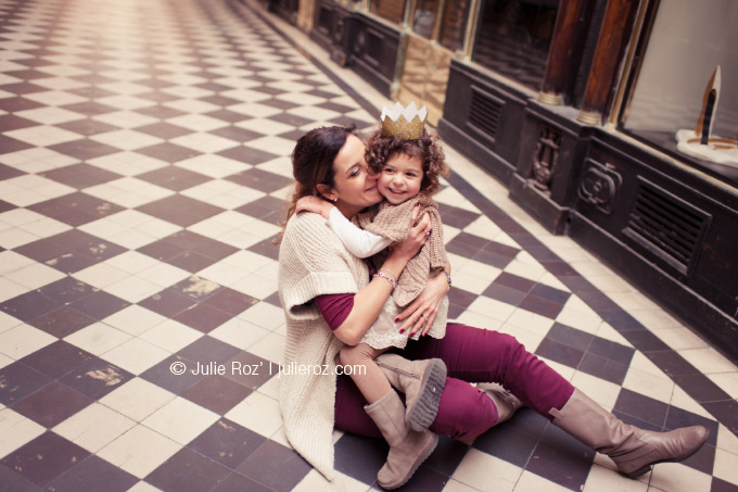 Séance photos famille Paris, photographe enfants Paris : Romy et Lou_40