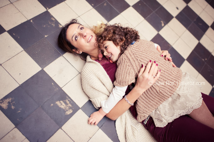 Séance photos famille Paris, photographe enfants Paris : Romy et Lou_41