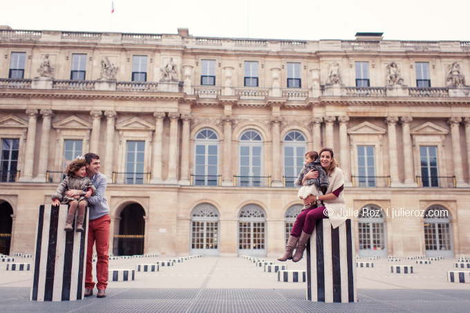 Séance photos famille Paris, photographe enfants Paris : Romy et Lou_45