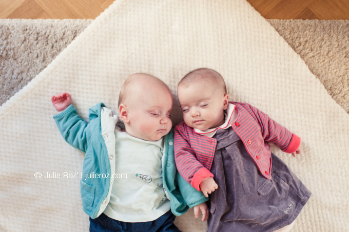 Séance photos bébé domicile Sceaux, photographe jumeaux 92 : Louise et Lucas_11