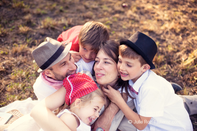Photographe famille Paris, séance photos enfants Issy : Zélie, Milan et Sasha_10