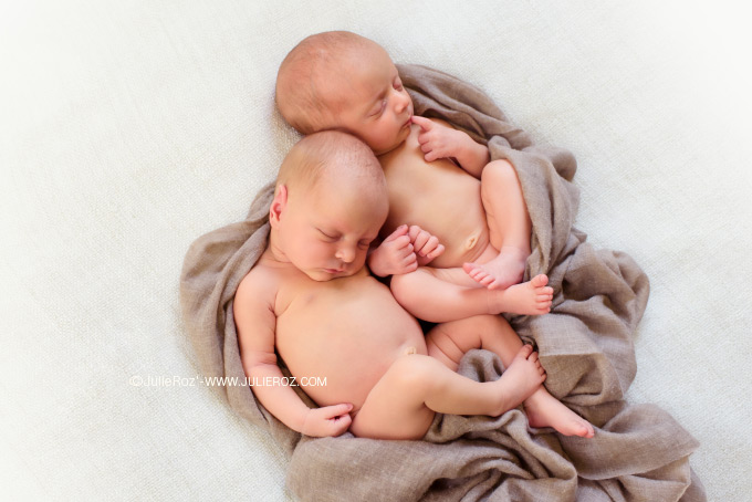 Séance photo bébé jumeaux domicile 94, photographe spécialiste nouveau-nés naissance Paris_4