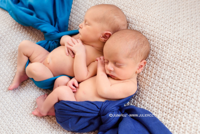 Séance photo bébé jumeaux domicile 94, photographe spécialiste nouveau-nés naissance Paris_18