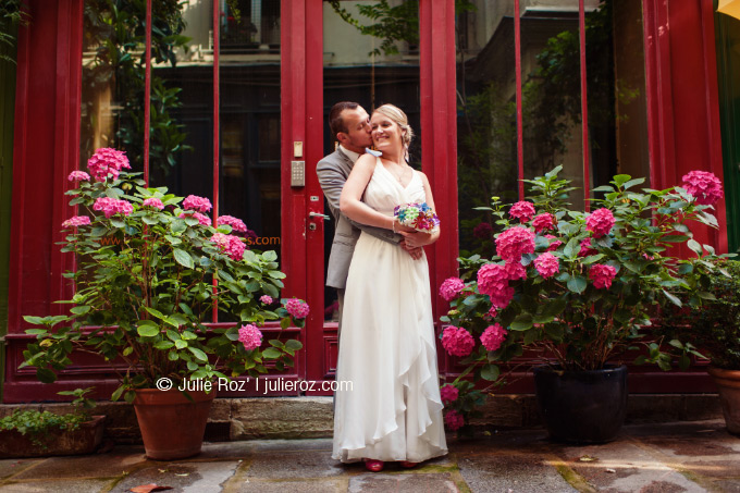 photographe_couple_paris_love_session_day_after_JulieRoz_04 Photographe couple Paris : séance photos day after toits de Paris : Charlène et Julien_2