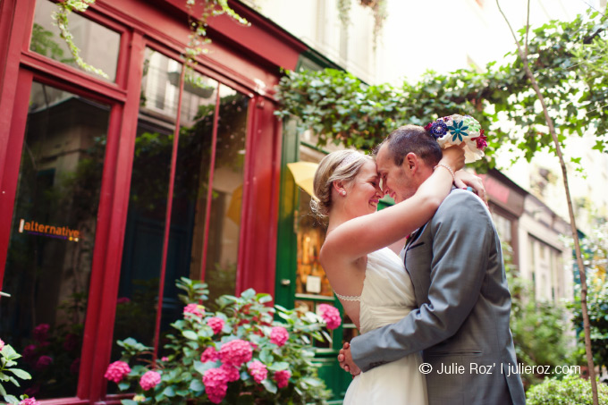 photographe_couple_paris_love_session_day_after_JulieRoz_07 Photographe couple Paris : séance photos day after toits de Paris : Charlène et Julien_4