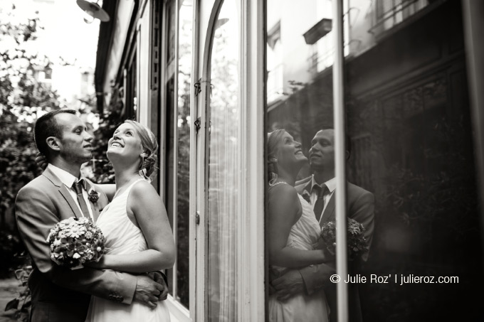 photographe_couple_paris_love_session_day_after_JulieRoz_24 Photographe couple Paris : séance photos day after toits de Paris : Charlène et Julien_7