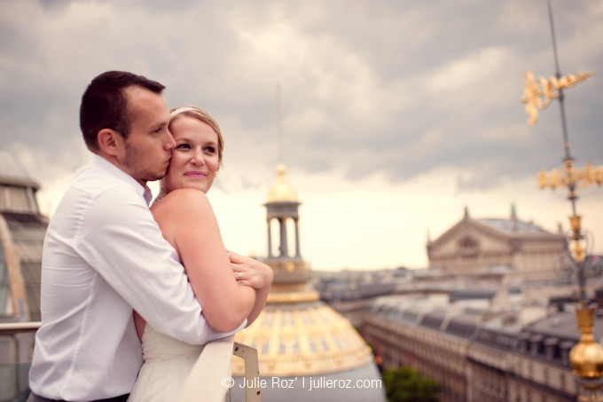photographe_couple_toits_de_paris_love_session_day_after_JulieRoz_63 Photographe couple Paris : séance photos day after toits de Paris : Charlène et Julien_26