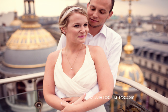 photographe_couple_toits_de_paris_love_session_day_after_JulieRoz_68 Photographe couple Paris : séance photos day after toits de Paris : Charlène et Julien_29