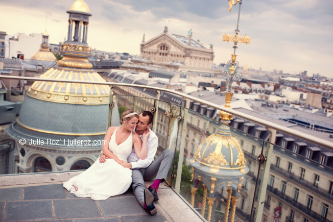 photographe_couple_toits_de_paris_love_session_day_after_JulieRoz_84 Photographe couple Paris : séance photos day after toits de Paris : Charlène et Julien_34