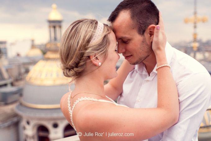 photographe_couple_toits_de_paris_love_session_day_after_JulieRoz_92 Photographe couple Paris : séance photos day after toits de Paris : Charlène et Julien_37