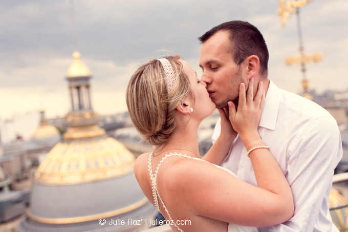 photographe_couple_toits_de_paris_love_session_day_after_JulieRoz_94 Photographe couple Paris : séance photos day after toits de Paris : Charlène et Julien_39