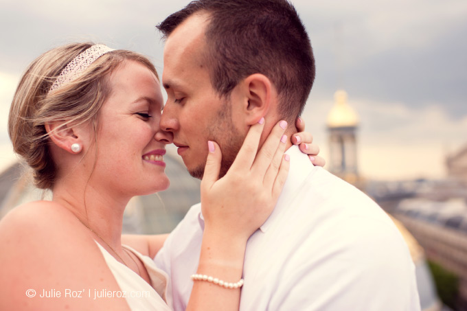 photographe_couple_toits_de_paris_love_session_day_after_JulieRoz_95 Photographe couple Paris : séance photos day after toits de Paris : Charlène et Julien_38