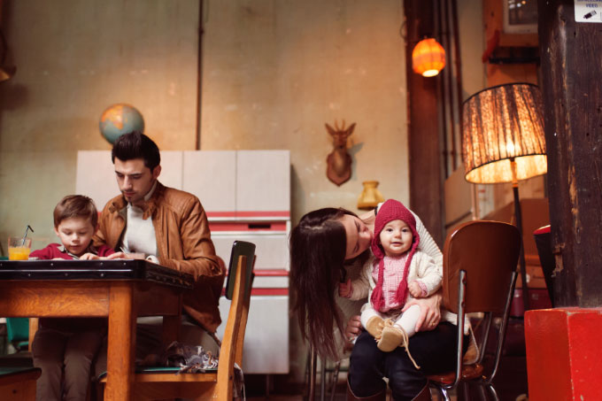 Photographe famille Paris : séance photos enfants Paris : Mila et Pablo_1