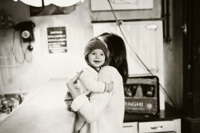 Photographe famille Paris : séance photos enfants Paris : Mila et Pablo_7