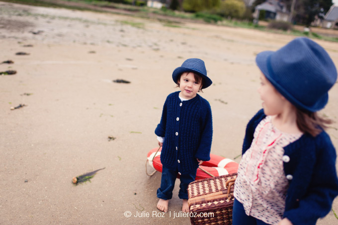 photographe_famille_bretagne_011_1 Photographe enfant famille Bretagne : séance photos mise en scène Saint-Malo : Calixte et Aliette_31