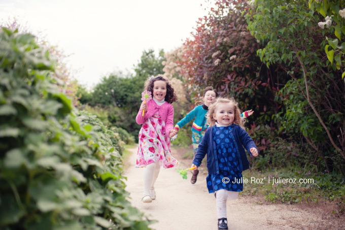 Séance photos enfants Issy, photographe famille 92 : Margot, Sara, Léna_15