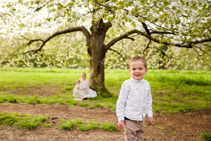 Photographe bebe 92, séance photo famille sous les cerisiers Sceaux_3
