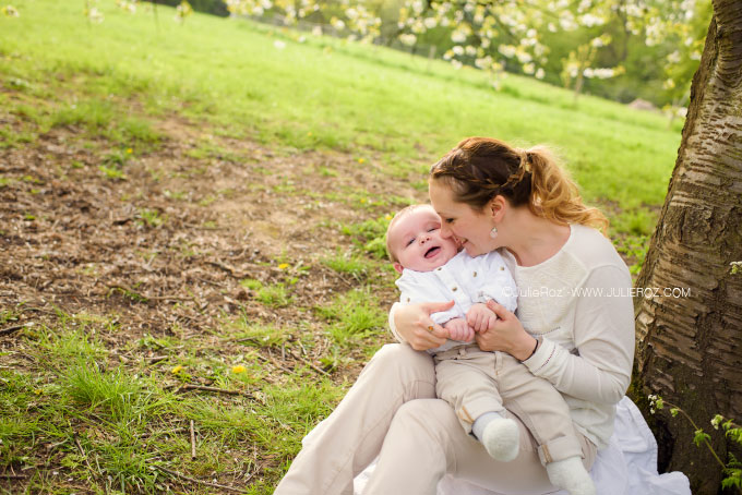 Photographe bebe 92, séance photo famille sous les cerisiers Sceaux_5