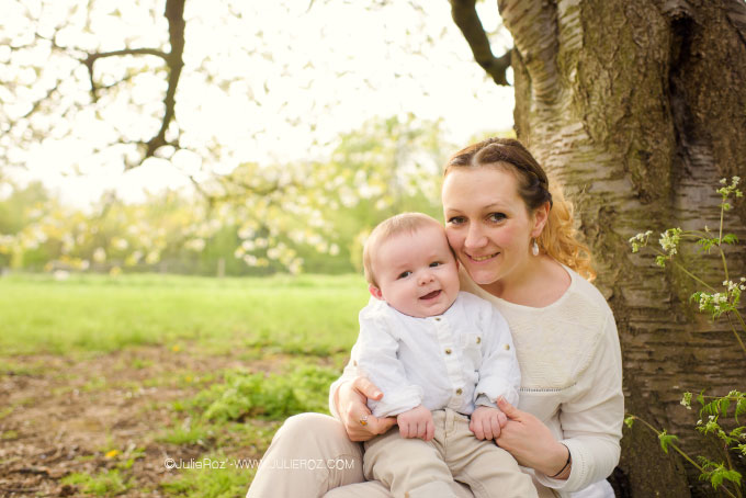 Photographe bebe 92, séance photo famille sous les cerisiers Sceaux_8
