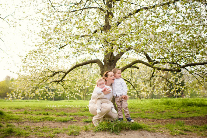 Photographe bebe 92, séance photo famille sous les cerisiers Sceaux_10