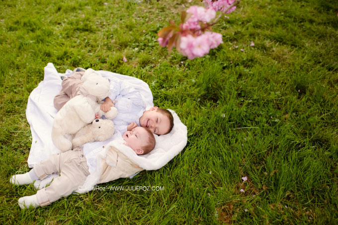 Photographe bebe 92, séance photo famille sous les cerisiers Sceaux_19