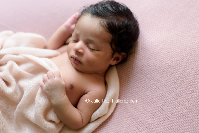 Photographe spécialiste nouveau né, apsnn, photo bébé domicile Paris : Iris_21