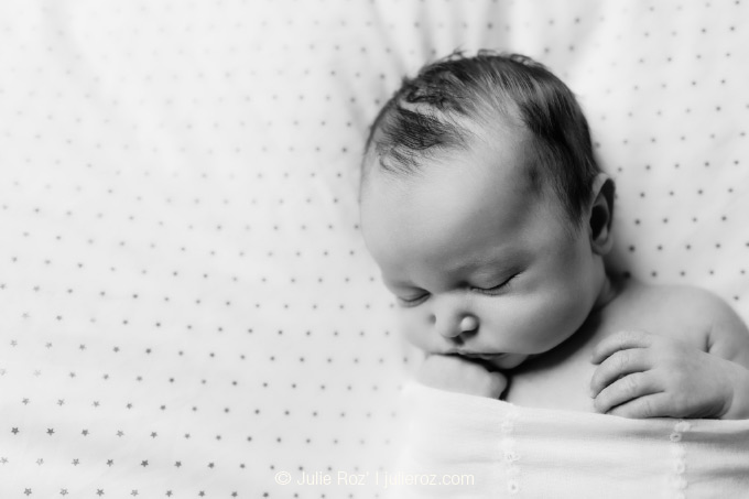 photographe_professionnel_bebe_92 Séance photo bébé domicile, photographe naissance Paris, Hauts-de-Seine 92 : Garance_21