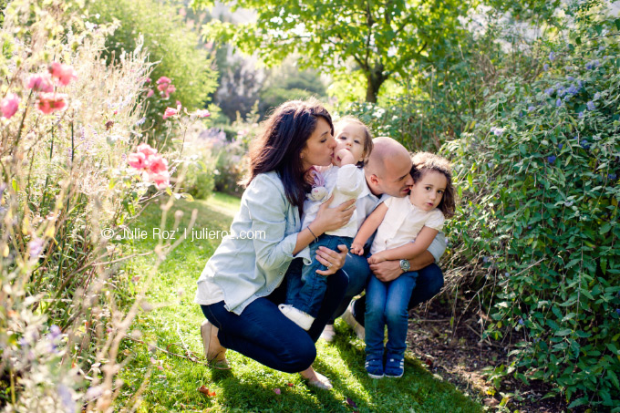 Photographe professionnel famille 92, séance photo famille Rueil : Nina et Salomé_34