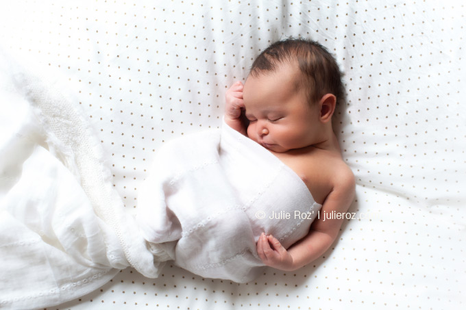 photographe_professionnel_paris Séance photo bébé domicile, photographe naissance Paris, Hauts-de-Seine 92 : Garance_24