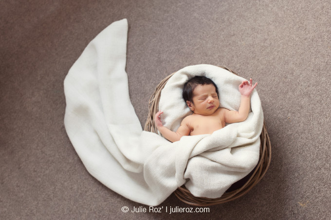 Photographe bébé Paris : séance photos nouveau-né Paris : Ismael_17