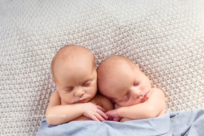 Séance photo bébé jumeaux domicile 94, photographe spécialiste nouveau-nés naissance Paris_22