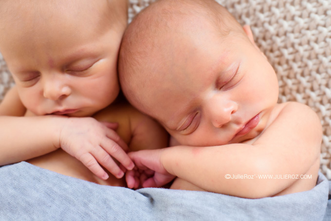 Séance photo bébé jumeaux domicile 94, photographe spécialiste nouveau-nés naissance Paris_26