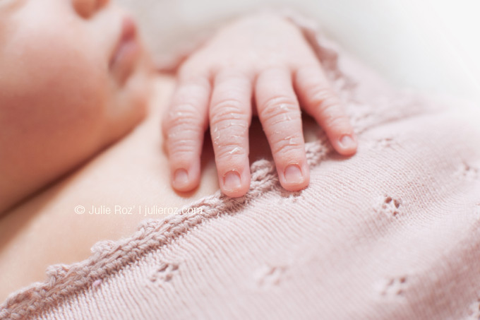 seance_photo_bebe_paris_48 Photographe spécialiste nouveau-né Paris, photos naissance bébé : Rose_29