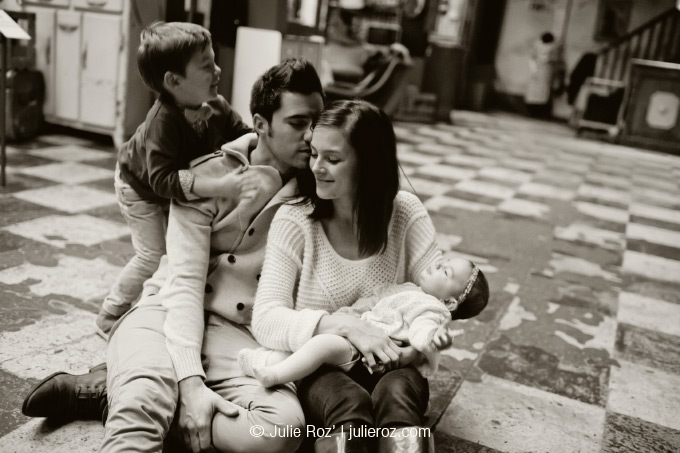 Photographe famille Paris : séance photos enfants Paris : Mila et Pablo_59