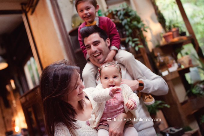 Photographe famille Paris : séance photos enfants Paris : Mila et Pablo_56
