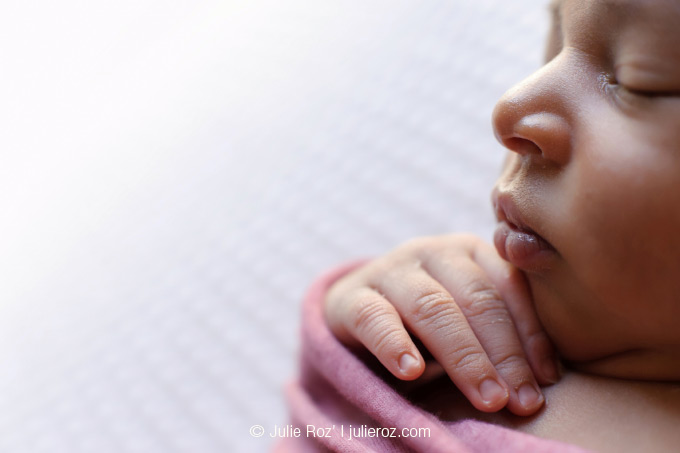 Photographe spécialiste nouveau né, apsnn, photo bébé domicile Paris : Iris_31