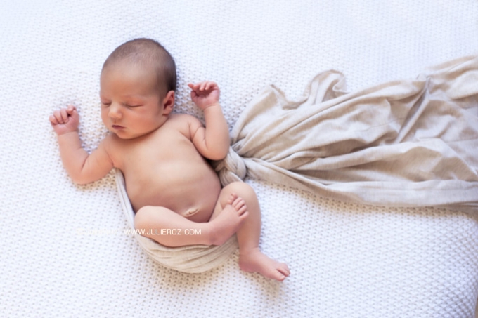 Séance photos nouveau-né 78, photographe professionnel APSNN spécialiste du nouveau-né Paris_31