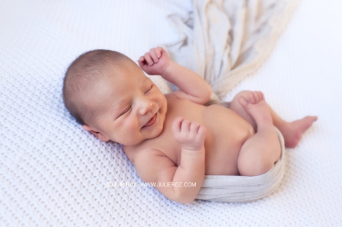 Séance photos nouveau-né 78, photographe professionnel APSNN spécialiste du nouveau-né Paris_33