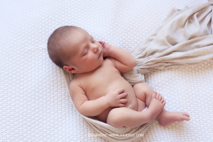 Séance photos nouveau-né 78, photographe professionnel APSNN spécialiste du nouveau-né Paris_26