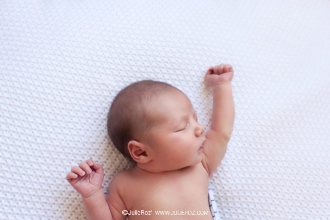 Séance photos nouveau-né 78, photographe professionnel APSNN spécialiste du nouveau-né Paris_5